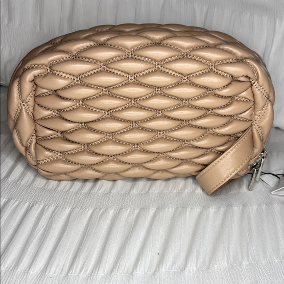 NWT Joan & David Bubble Diamond Quilted Dopp Kit Toiletry Organizer - Picture 2 of 15